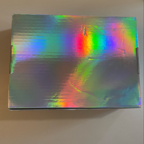 Wet N Wild Unicorn Glow Boxed Set - Picture 4 of 8